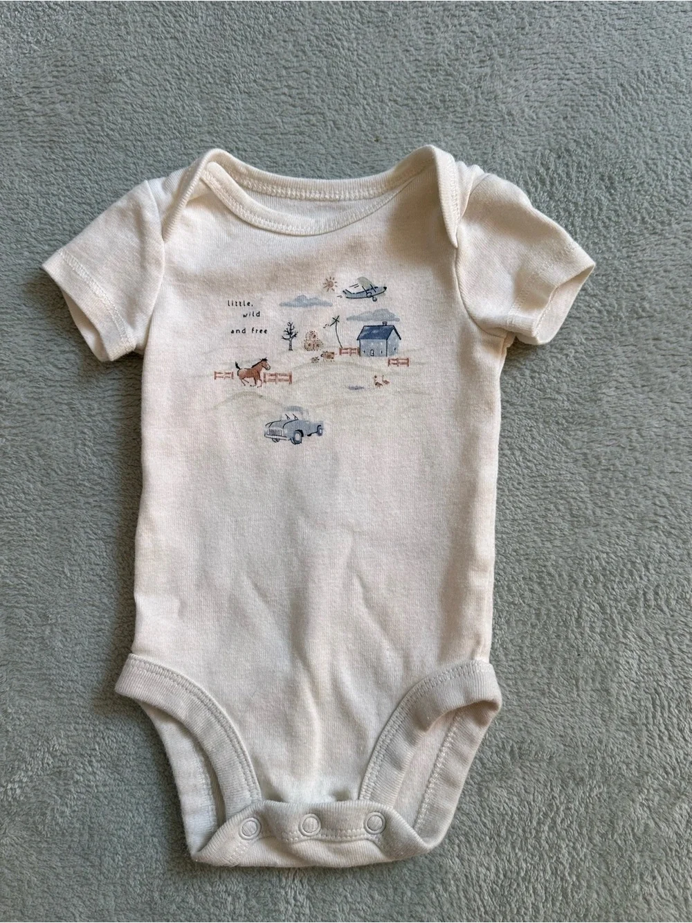 Carter’s Newborn Baby Outfit Bundle - Picture 3 of 8